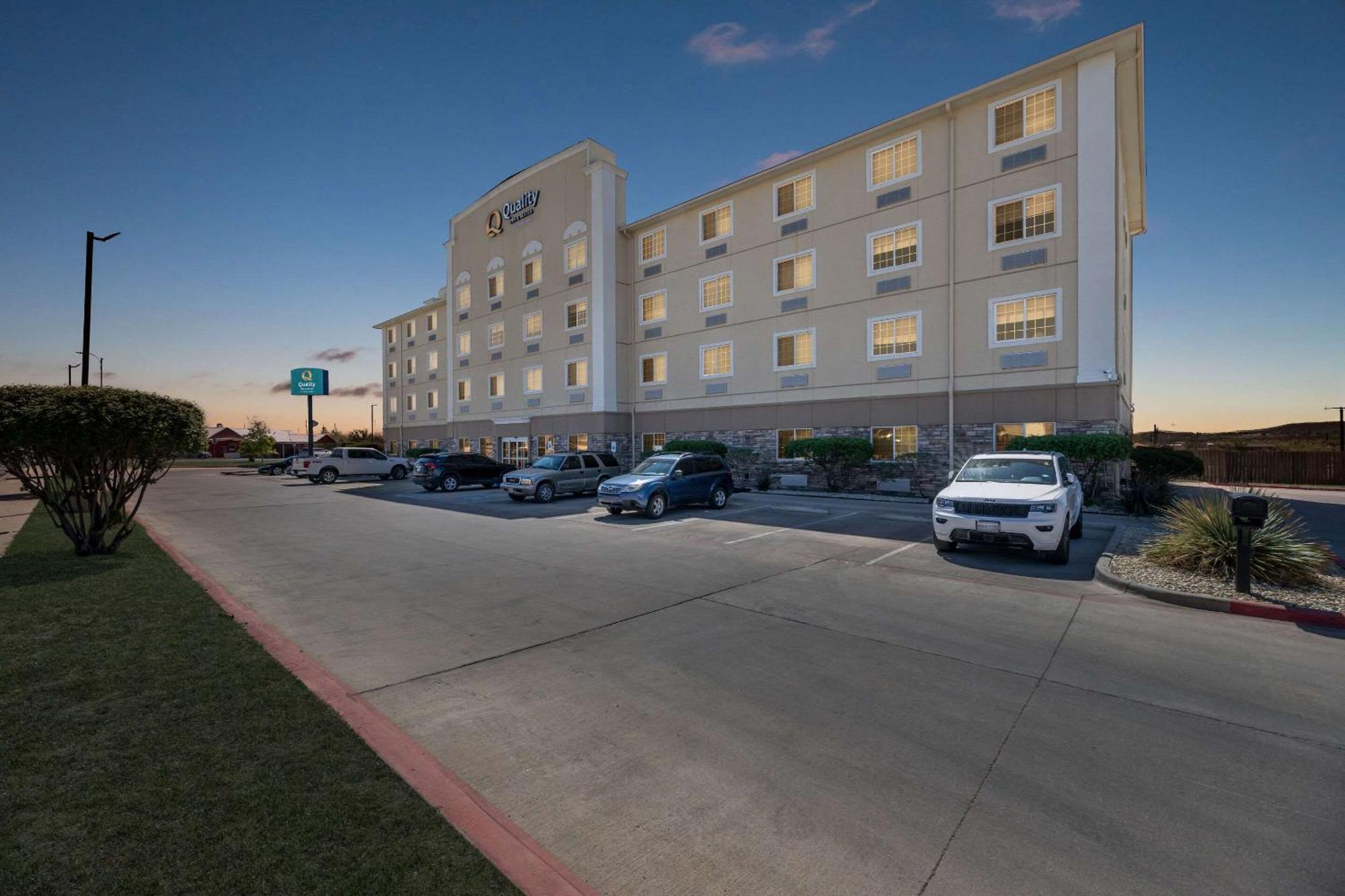 Quality Inn & Suites ביג ספרינג מראה חיצוני תמונה