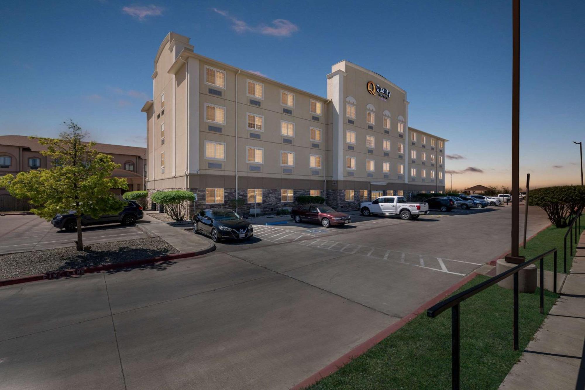 Quality Inn & Suites ביג ספרינג מראה חיצוני תמונה