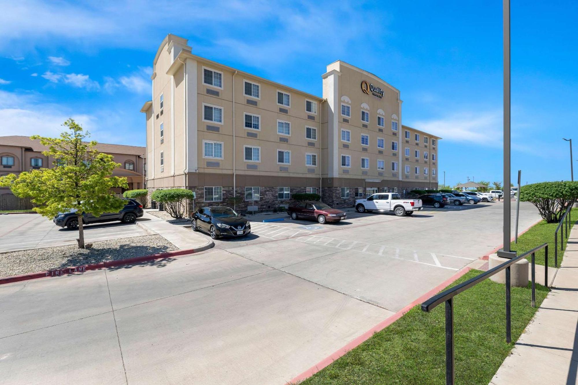 Quality Inn & Suites ביג ספרינג מראה חיצוני תמונה